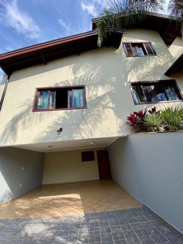 Excelente Casa Sobrado para Venda no Parque Alto Taquaral, sendo aprox. 300 mts² de construção, em rua tranquila em bolsão.