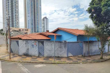 CASA À VENDA COM 4 QUARTOS, 1 SUÍTE E 3 VAGAS NO TAQUARAL EM CAMPINAS/SP.