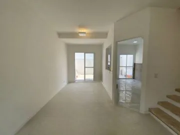 CASA À VENDA COM 3 QUARTOS, 1 SUÍTE, 2 VAGAS EM CAMPINAS/SP