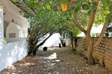 CASA À VENDA COM 4 QUARTOS, 4 SUÍTES, 8 VAGAS EM CAMPINAS/SP