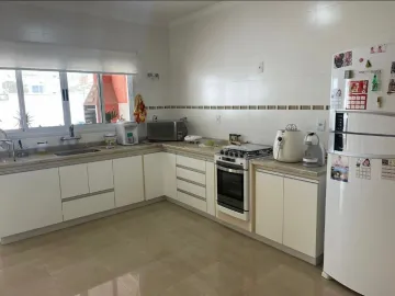 CASA SOBRADO A VENDA 3 DORMITORIOS, 1 SUITE E 4 BANHEIROS NO CONDOMINIO FECHADO PORTAL DO JEQUITIBA EM VALINHOS-SP