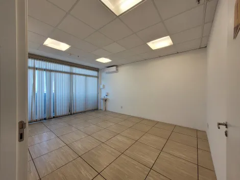 Sala comercial com 375m² dividida em 10 salas com 9 vagas para aluguel no Chapadão em Campinas-SP