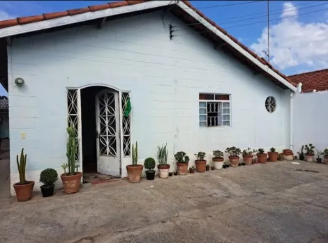 Casa á venda, com 3 quartos  2 vagas de garagem com Edícula em Jardim Roseira - Campinas / SP.