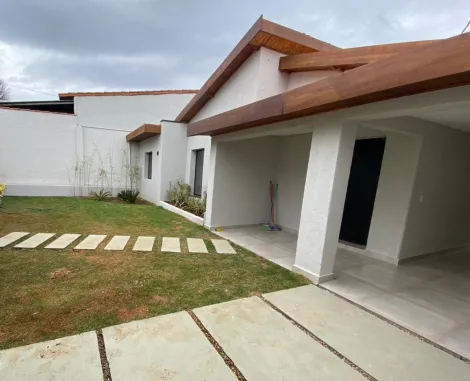 Casa reformada com 3 suítes churrasqueira e 3 vagas a venda na Ponte Preta em Campinas-SP