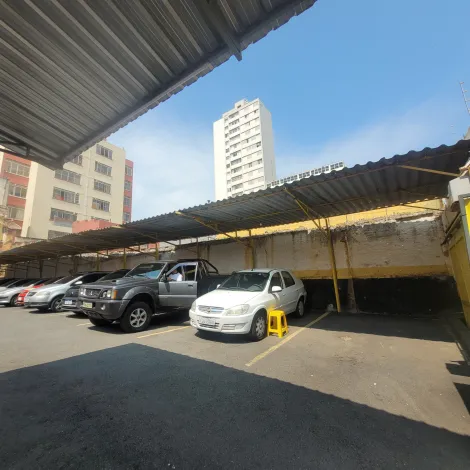 Terreno com estacionamento para venda, no Centro, em Campinas/SP