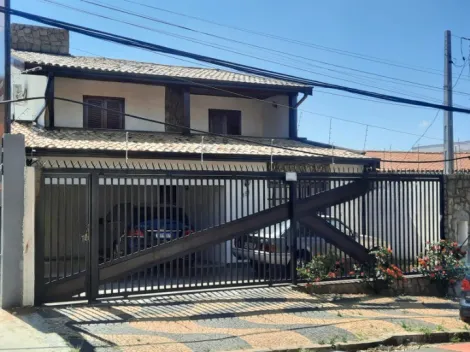 Casa á venda 4 quartos sendo 1 suíte no Taquaral em Campinas - São Paulo.
