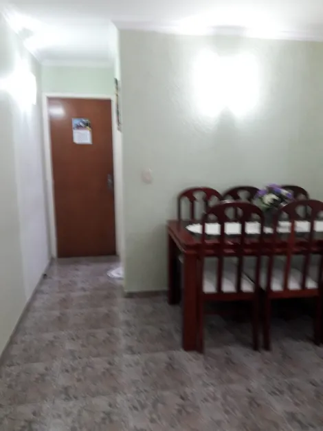 Apartamento á venda com  2 dormitórios e 1 vaga de garagem coberta no Jardim Capivari - Campinas / SP.