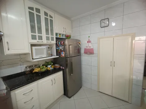Sobrado em condomínio com 3 quartos pra venda na Vila Maria Eugênia em Campinas-SP.