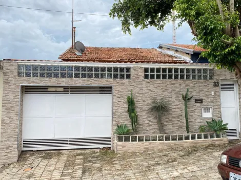 Alugar Casa / Padrão em Campinas. apenas R$ 495.000,00