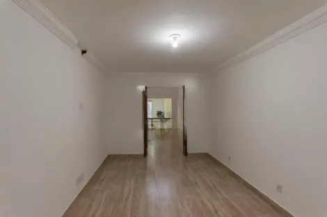 Casa à venda com 200m², 4 quartos e 2 vagas no São Bernardo em Campinas-SP