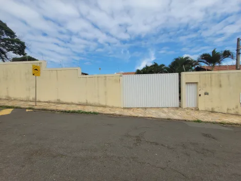 Casa térrea com 3 quartos sendo 2 suítes no Jardim Paraiso em Campinas/SP